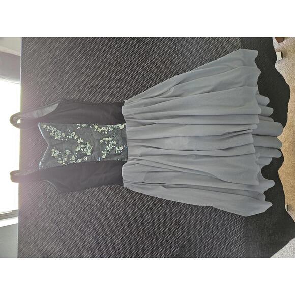 Girls Ballet / Dance dress, size SA, sage green with sequins - Picture 1 of 9
